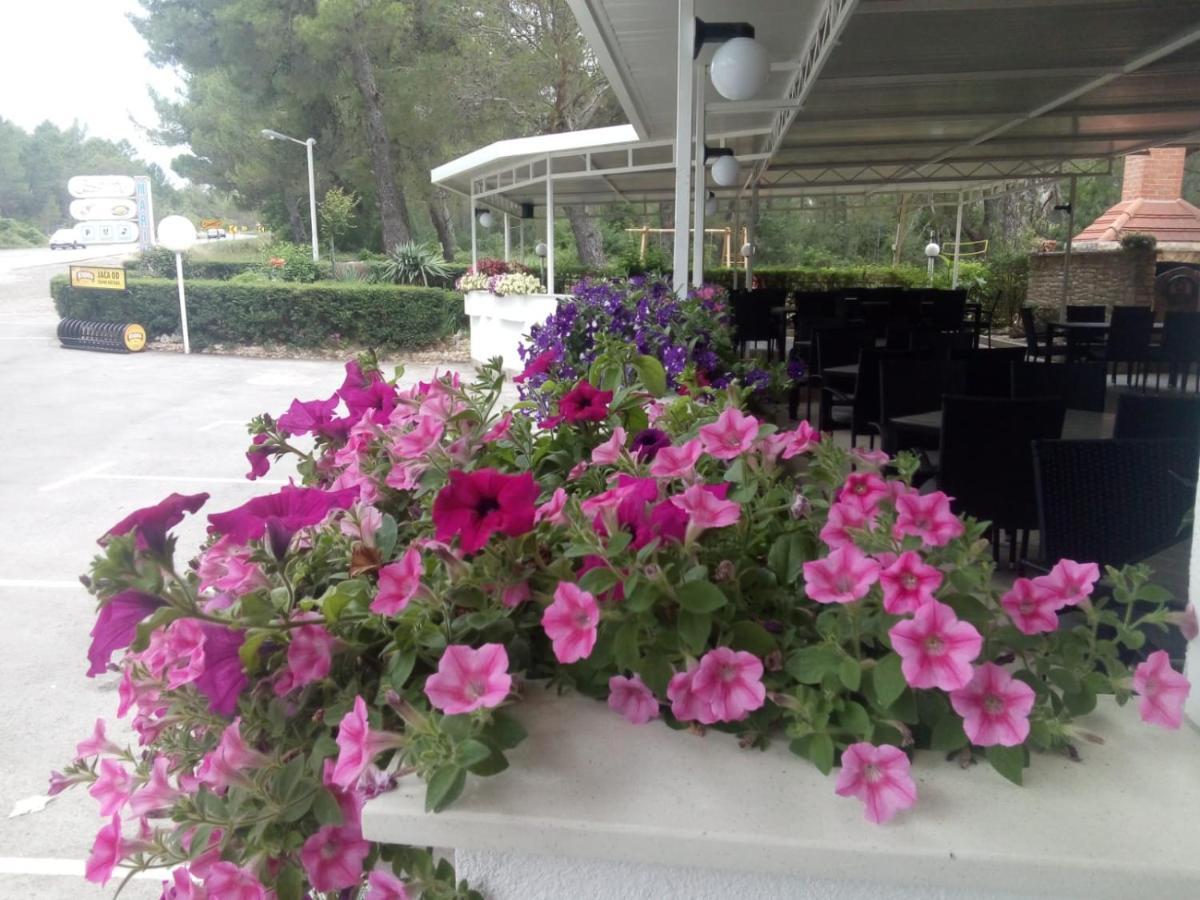 Pansion Restoran Marin Hotell Posedarje Exteriör bild